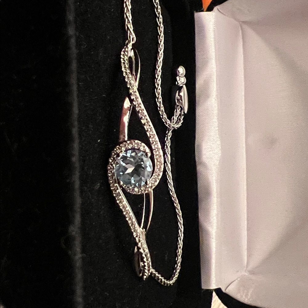 Kay Jewelers Bracelet with diamonds around & a beautiful sapphire center - Picture 2 of 16